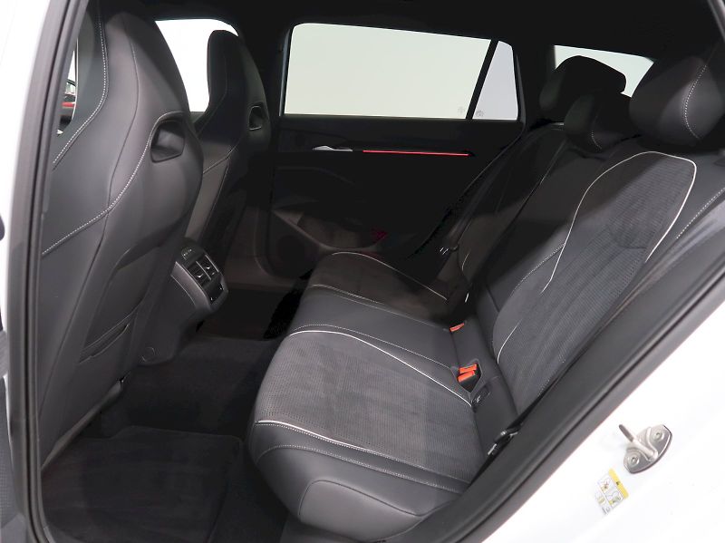 Škoda Superb (2026) SPORTLINE 2.0TDI 142KW 4x4 DSG - fotka 17 z 49