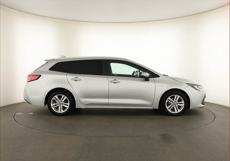 Toyota Corolla (2021) Comfort 1.8 Hybrid, Automat - fotka 6 z 15