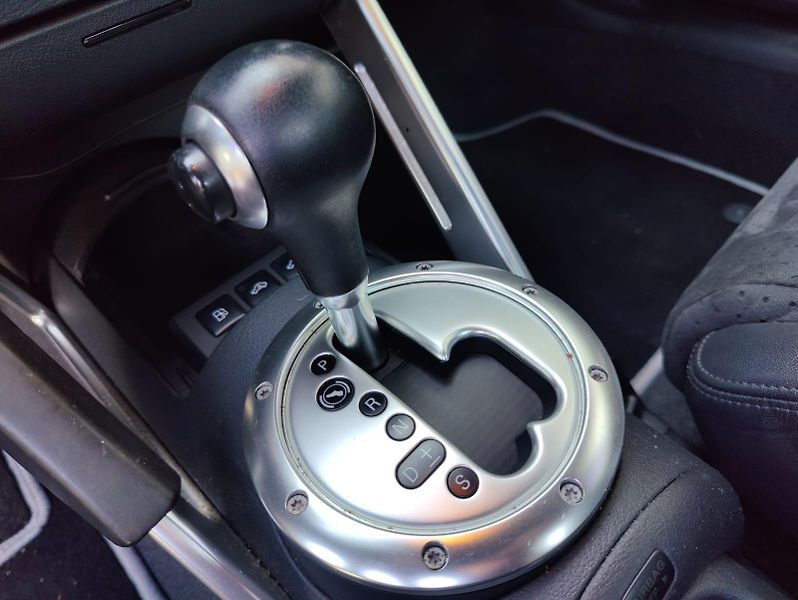 Audi TT 3,2i V6 quattro / automat / - fotka 21 z 35