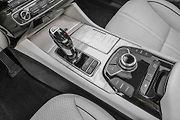 Kia K900.
