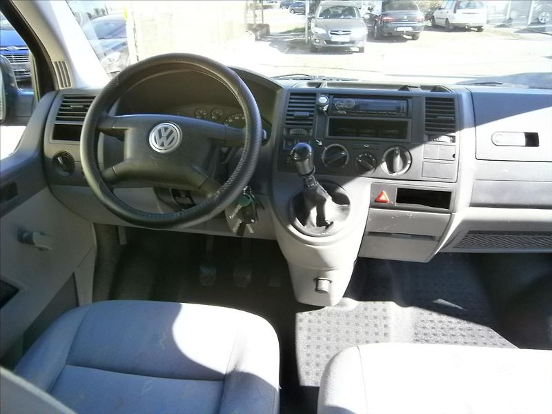 Volkswagen Transporter 1,9 TDI 77 KW 6 MÍST L2H2 - fotka 10 z 13