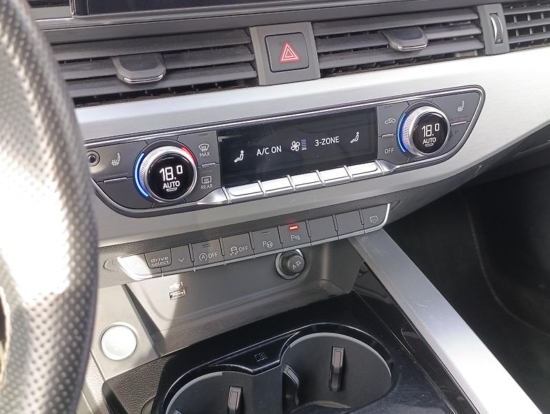 Audi A4 AVANT 40TDI QUATTRO S-LINE DPH - fotka 28 z 35
