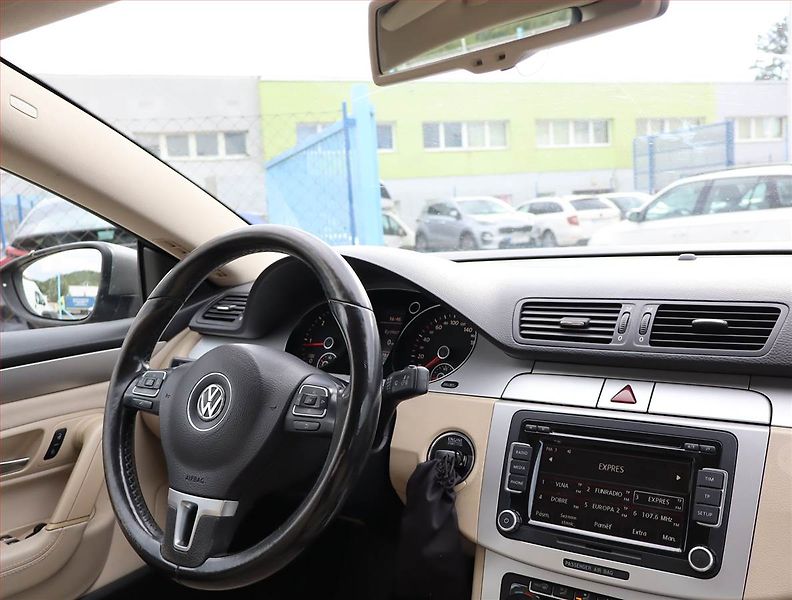 Volkswagen Passat CC (2009) 2.0 TDI, Park. senzory - fotka 7 z 16