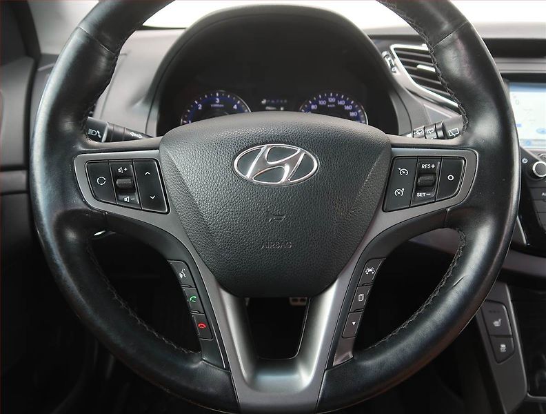 Hyundai i40 (2017) 1.7 CRDi, Serv.kniha, Navi - fotka 16 z 20