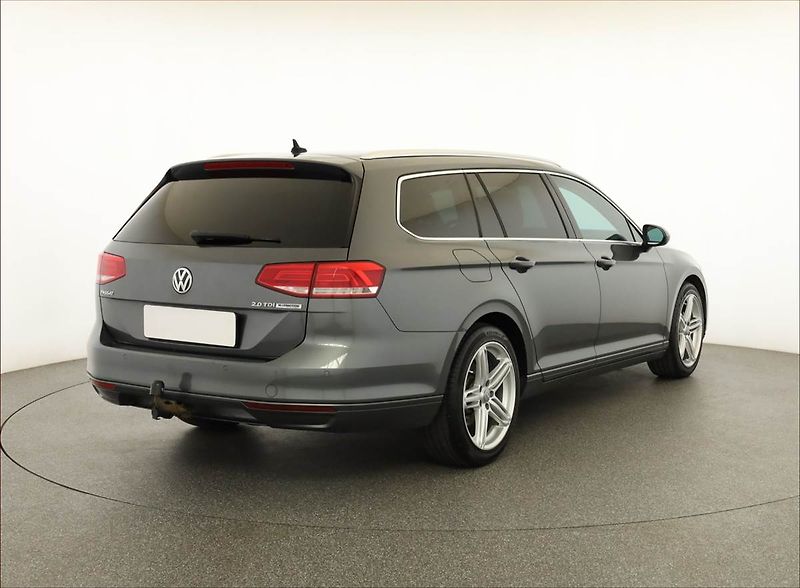 Volkswagen Passat (2016) 2.0 TDI, Navi, Tempomat - fotka 5 z 18