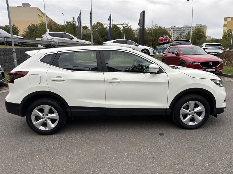 Nissan Qashqai 1,3 DIG-T Acenta VÝHŘEV KAMERA - fotka 6 z 37