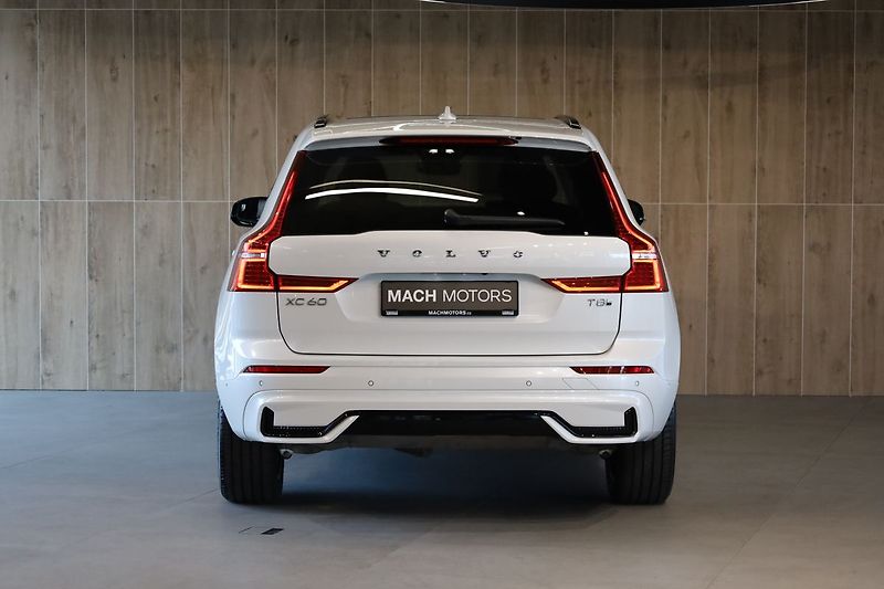 Volvo XC60 T8 PLUS Dark, Ventilace, 360° - fotka 5 z 35