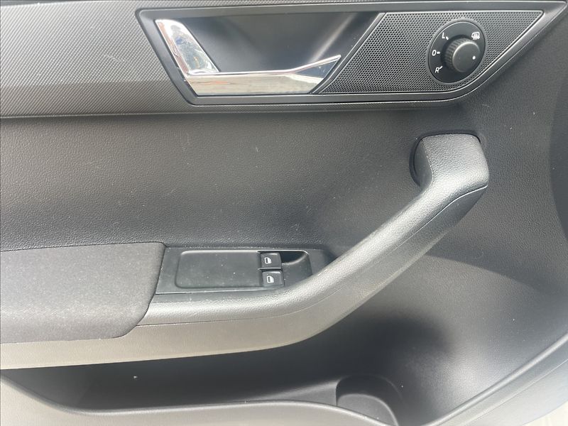 Škoda Fabia 1,4 TDi 66kw Klima FrontAssist - fotka 21 z 32