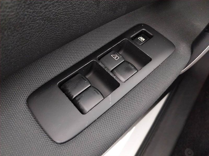 Nissan Qashqai (2012) 1.6, Serv.kniha, Navi - fotka 17 z 21