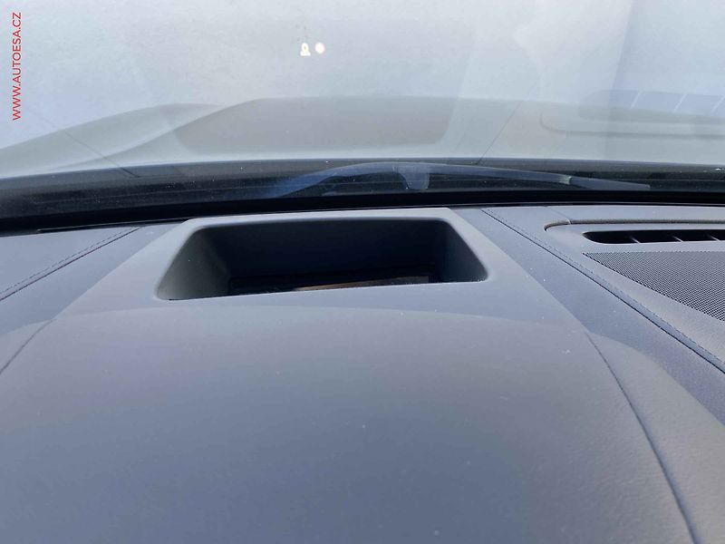 Volvo V90 (2018) 2.0D, AT, navi, LED - fotka 20 z 20