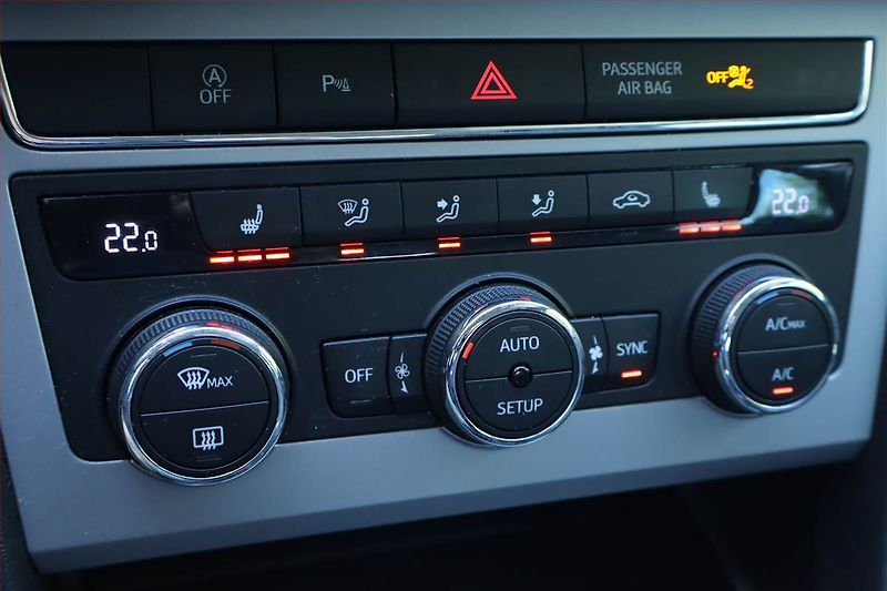 Seat Leon (2019) Xcellence 2.0 TDI, Automat - fotka 16 z 25