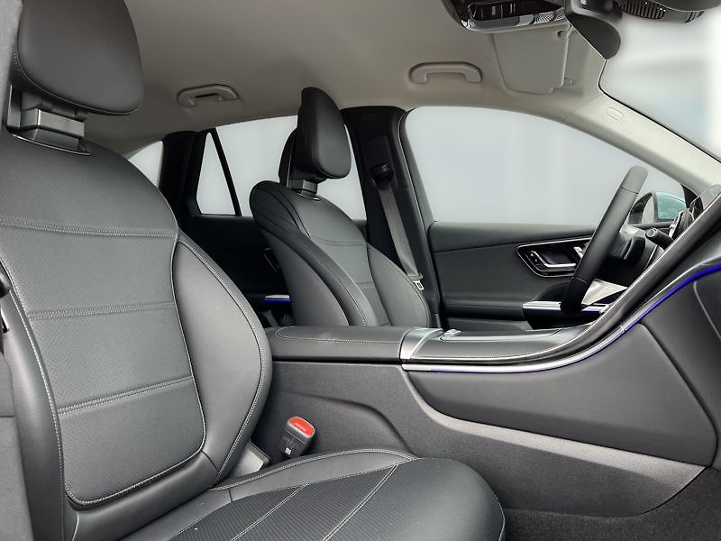 Mercedes-Benz GLC SUV 220d 4MATIC Avantgarde - fotka 16 z 21