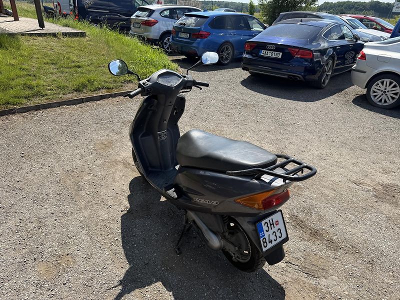 Honda SCV 100 Lead - fotka 5 z 6
