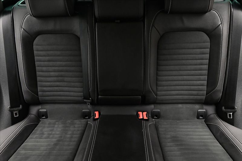 Volkswagen Passat 2,0 TDI 110 kW DSG ELEGANCE Zá - fotka 28 z 32