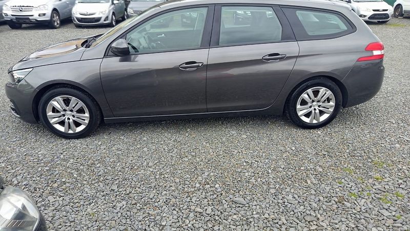 Peugeot 308 (2018) - fotka 4 z 36