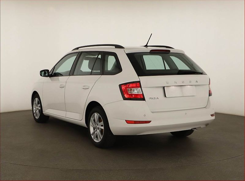 Škoda Fabia (2022) Ambition 1.0 TSI, ČR,1.maj - fotka 4 z 11