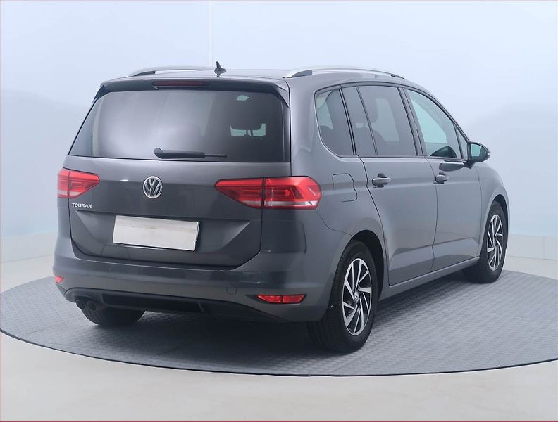 Volkswagen Touran (2018) 2.0 TDI, Automat, 7 míst - fotka 5 z 16