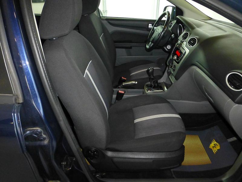 Ford Focus (2010) 1,6TDCI-80KW*KLIMATIZACE**ALU* - fotka 17 z 23