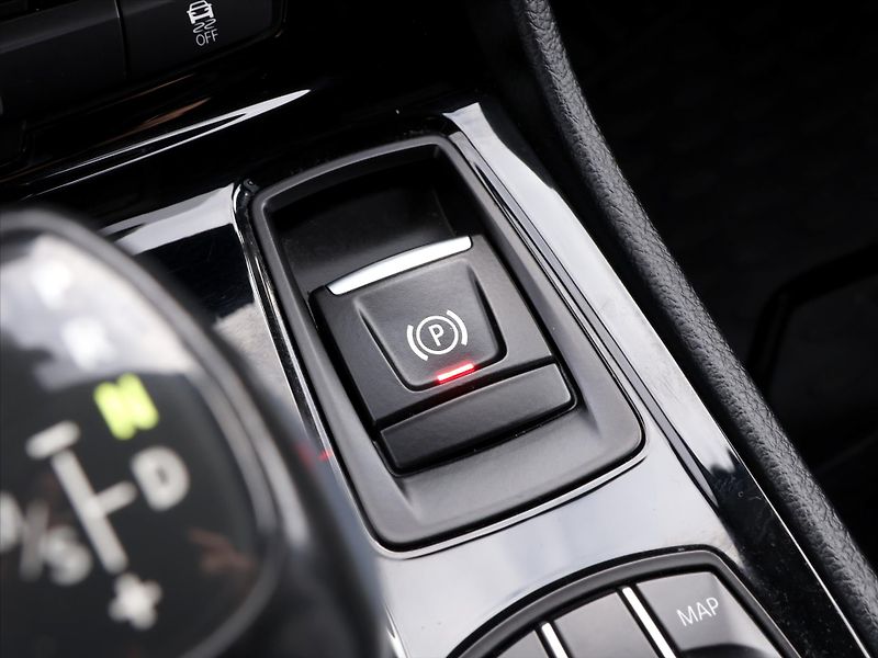 BMW Řada 2 1,5 118i 100kW LED Automat - fotka 31 z 41