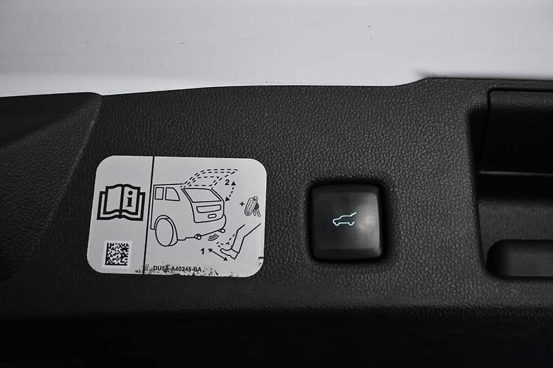 Ford Kuga (2021) 2.5 LED ACC Kamera Head-up Taž - fotka 28 z 42