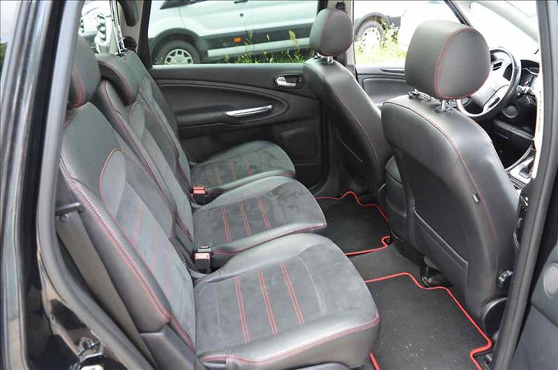 Ford S-MAX (2014) 2,0 TDCI AT - fotka 19 z 21