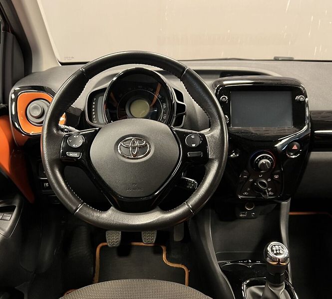 Toyota Aygo 1.0 SELECTION x-cite - fotka 5 z 15