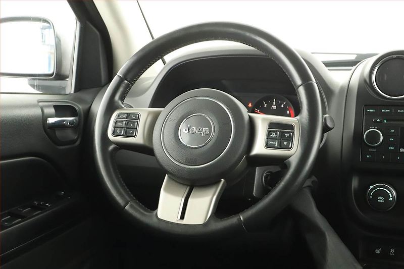 Jeep Compass (2011) 2.2 CRD, 4X4, Tempomat - fotka 12 z 14