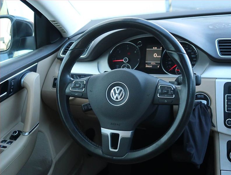 Volkswagen Passat (2011) Highline 2.0 TDI, 4X4 - fotka 16 z 24