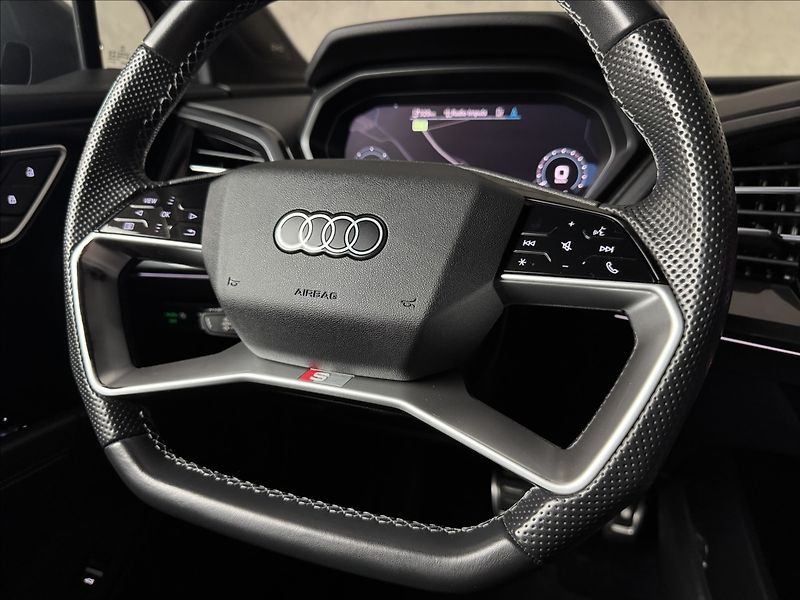 Audi Q4 e-tron 40 S-Line LED Matrix Assist - fotka 48 z 50