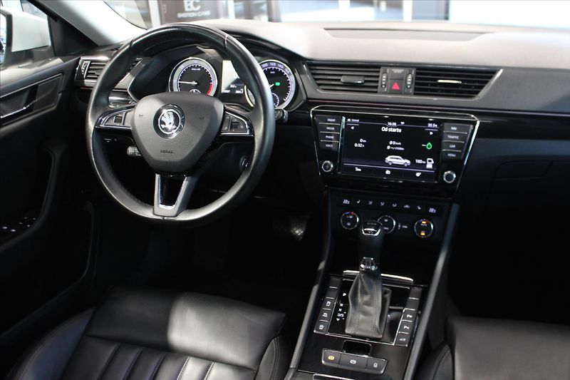 Škoda Superb TDi DSG 4x4 L&K ACC/Canton - fotka 15 z 31