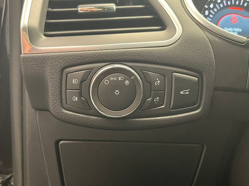 Ford S-MAX 2.5 Duratec HEV TITANIUM - fotka 26 z 57