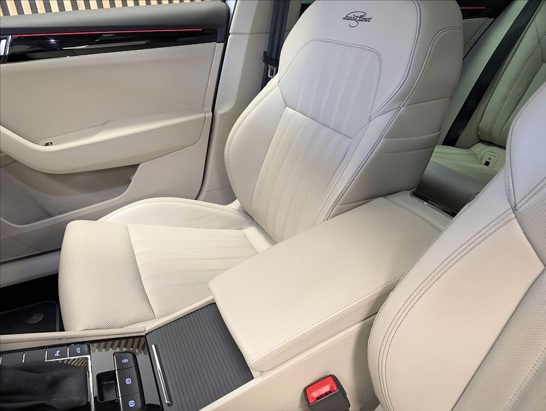 Škoda Superb 1.5 iV L&K - fotka 20 z 29