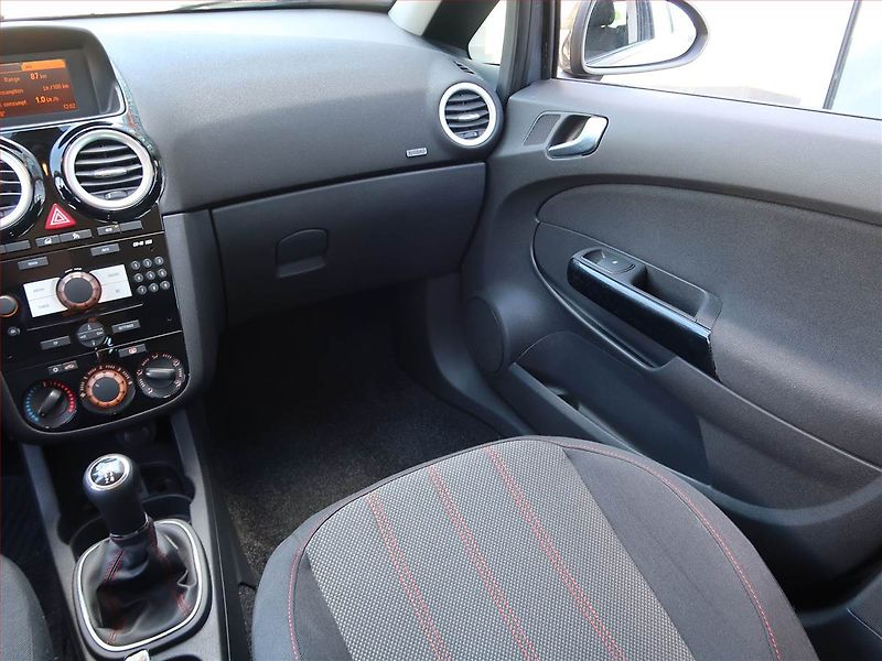 Opel Corsa (2013) 1.4 Turbo, Serv.kniha - fotka 8 z 18