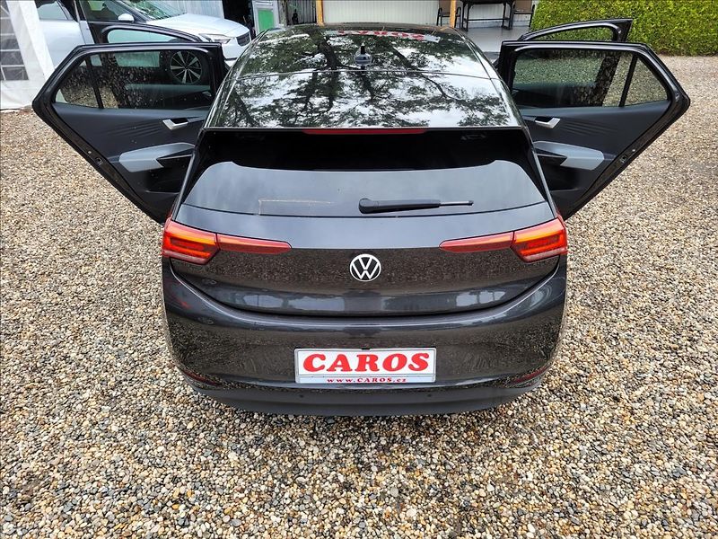 Volkswagen ID.3 SOH 92%,150kw,tepelko,tažné - fotka 40 z 48
