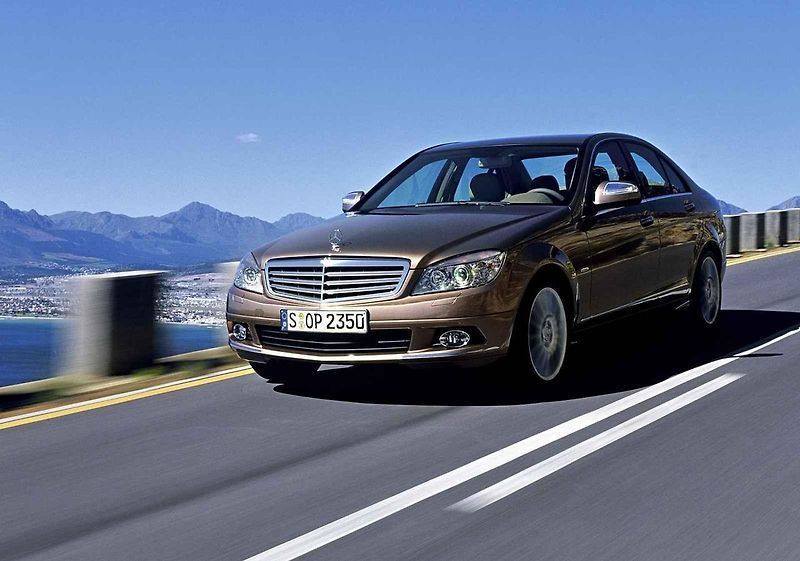 Kromě klasických verzí modelu A4 jsou spolehlivé i verze Sportback a kupé