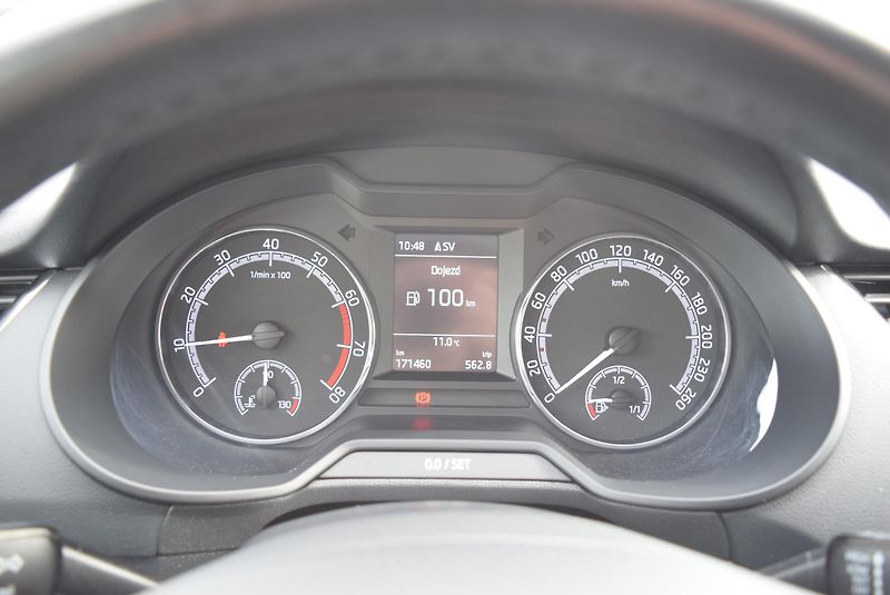 Škoda Octavia (2018) 1.5TSI 110kw AMBITION NAVI OPS - fotka 32 z 46