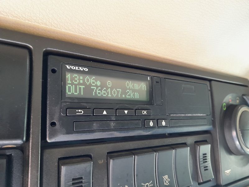 Volvo FM 330 Thermoking T-1200R - fotka 24 z 40