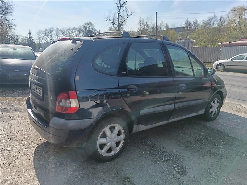 Renault Scénic 1,6 i  Megane - fotka 11 z 19
