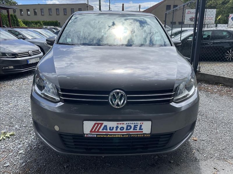 Volkswagen Touran 1,6 TDi  Navigace,Climatronic - fotka 9 z 49