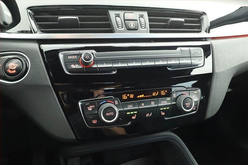 BMW X1 (2018) M Sport xDrive20d, 4X4 - fotka 11 z 19