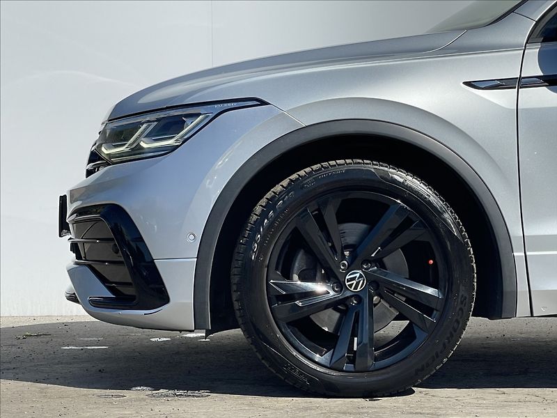 Volkswagen Tiguan 2,0 TDI 4Mot DSG R-Line Matrix - fotka 19 z 23
