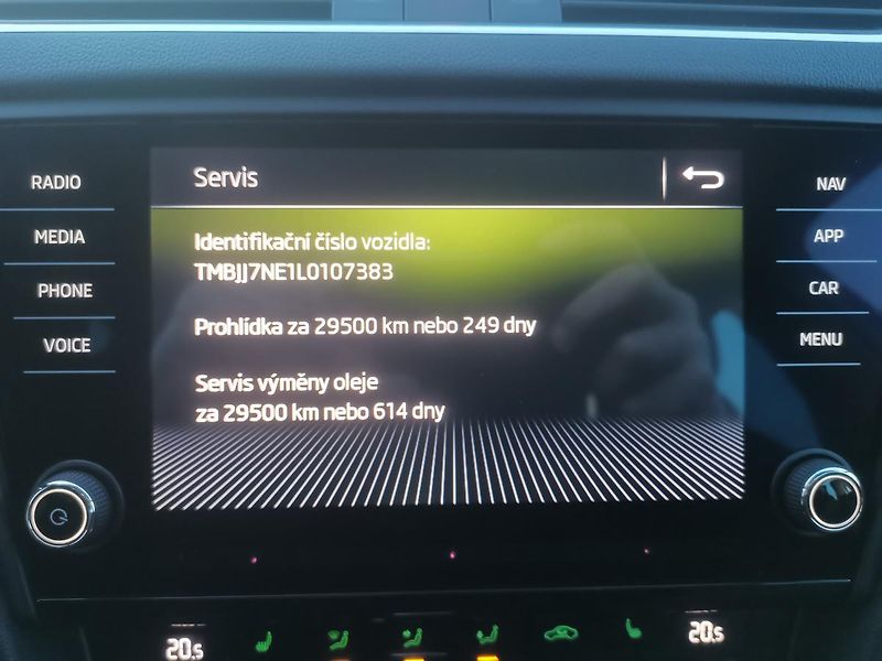 Škoda Octavia 2,0TDI DSG 110kW ACC STYLEPLUS - fotka 81 z 87