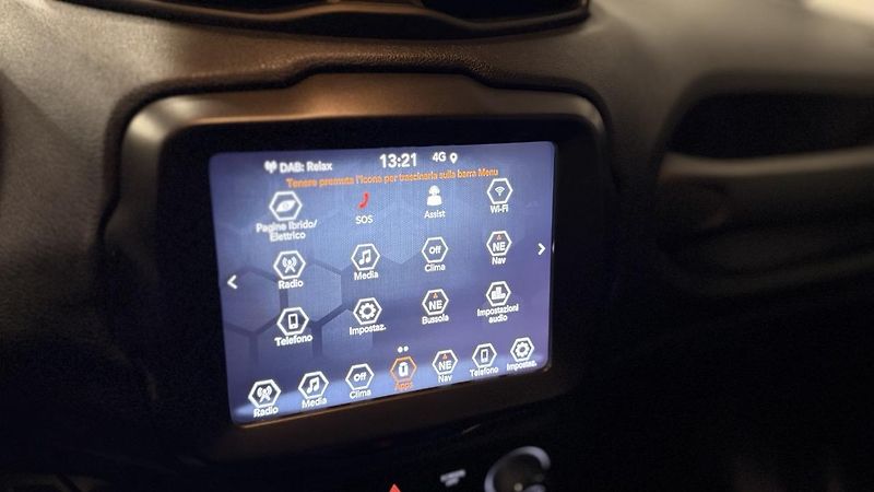 Jeep Renegade (2020) 1.3 T4 PHEV,4x4,50km dojezd - fotka 30 z 59