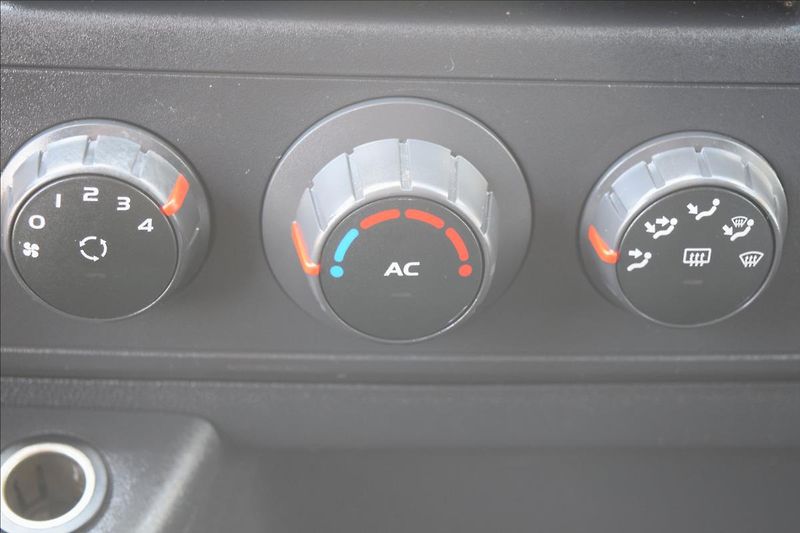 Opel Movano 2,3 d 92KW ODPOČET DPH! SERVIS - fotka 35 z 39
