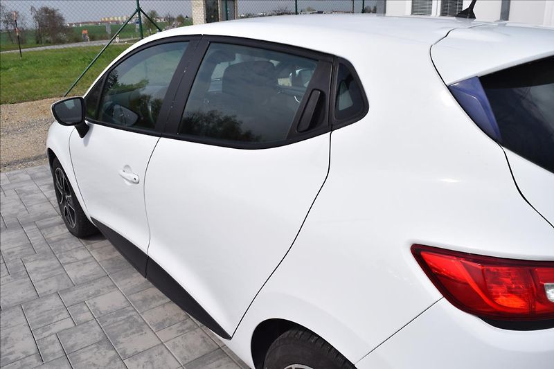 Renault Clio 1,2 i 54KW KLIMA ALU - fotka 11 z 47