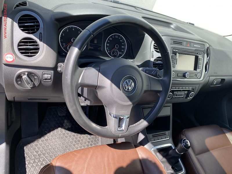 Volkswagen Tiguan (2012) 2.0 TSi 4x4, Sport&Style - fotka 13 z 19