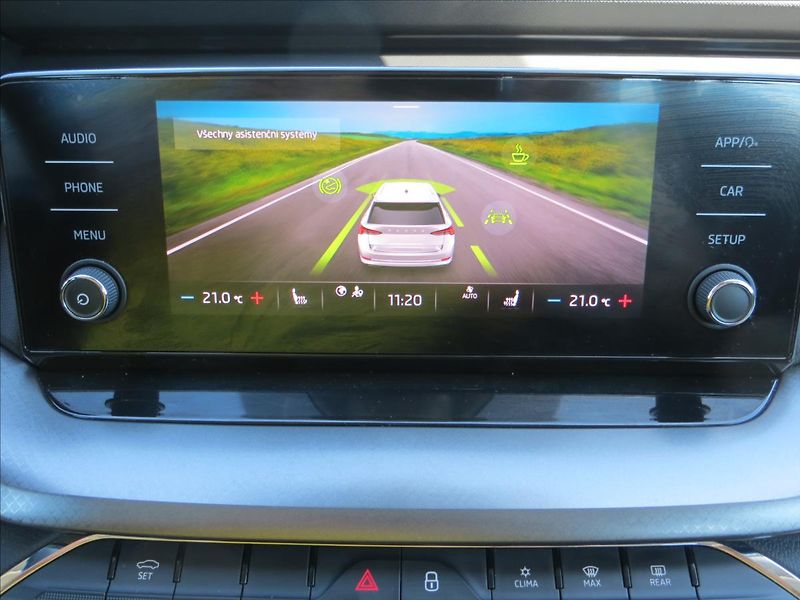 Škoda Octavia 1,5 TSI 110kW DSG Ambition ČR - fotka 18 z 26