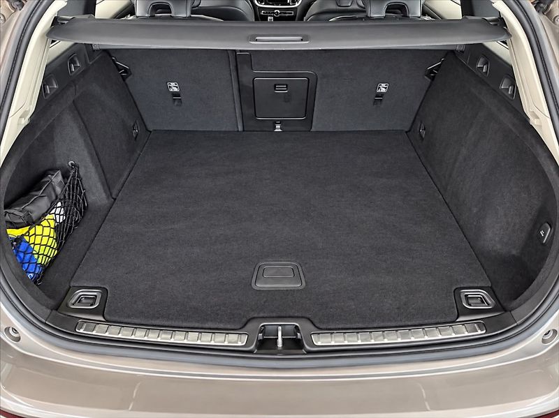 Volvo V60 2,0 145 KW , CORE - fotka 14 z 14