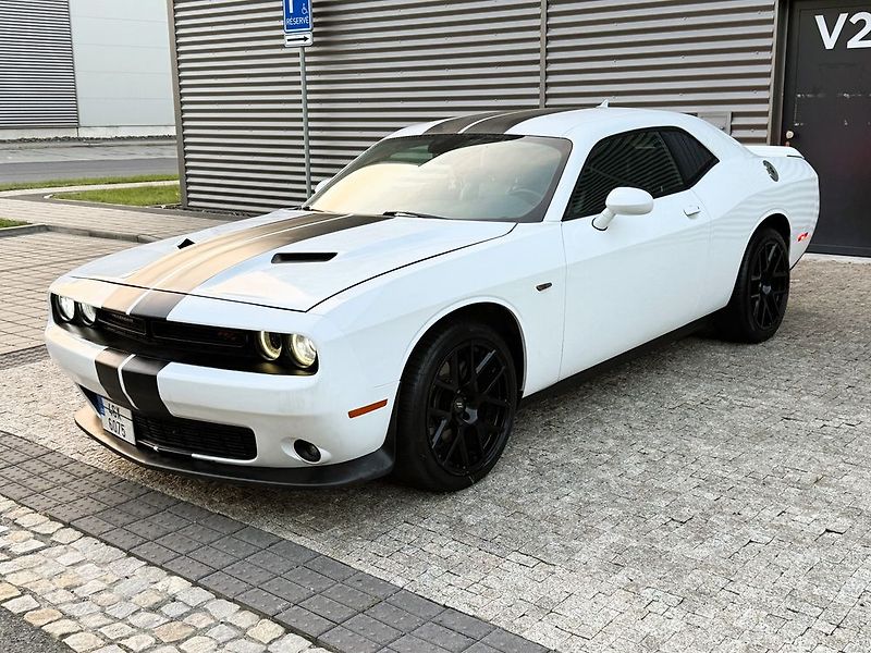 Dodge Challenger (2017) - fotka 3 z 46