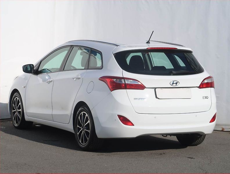 Hyundai i30 (2016) 1.6 CRDi, Serv.kniha, Tempomat - fotka 4 z 17